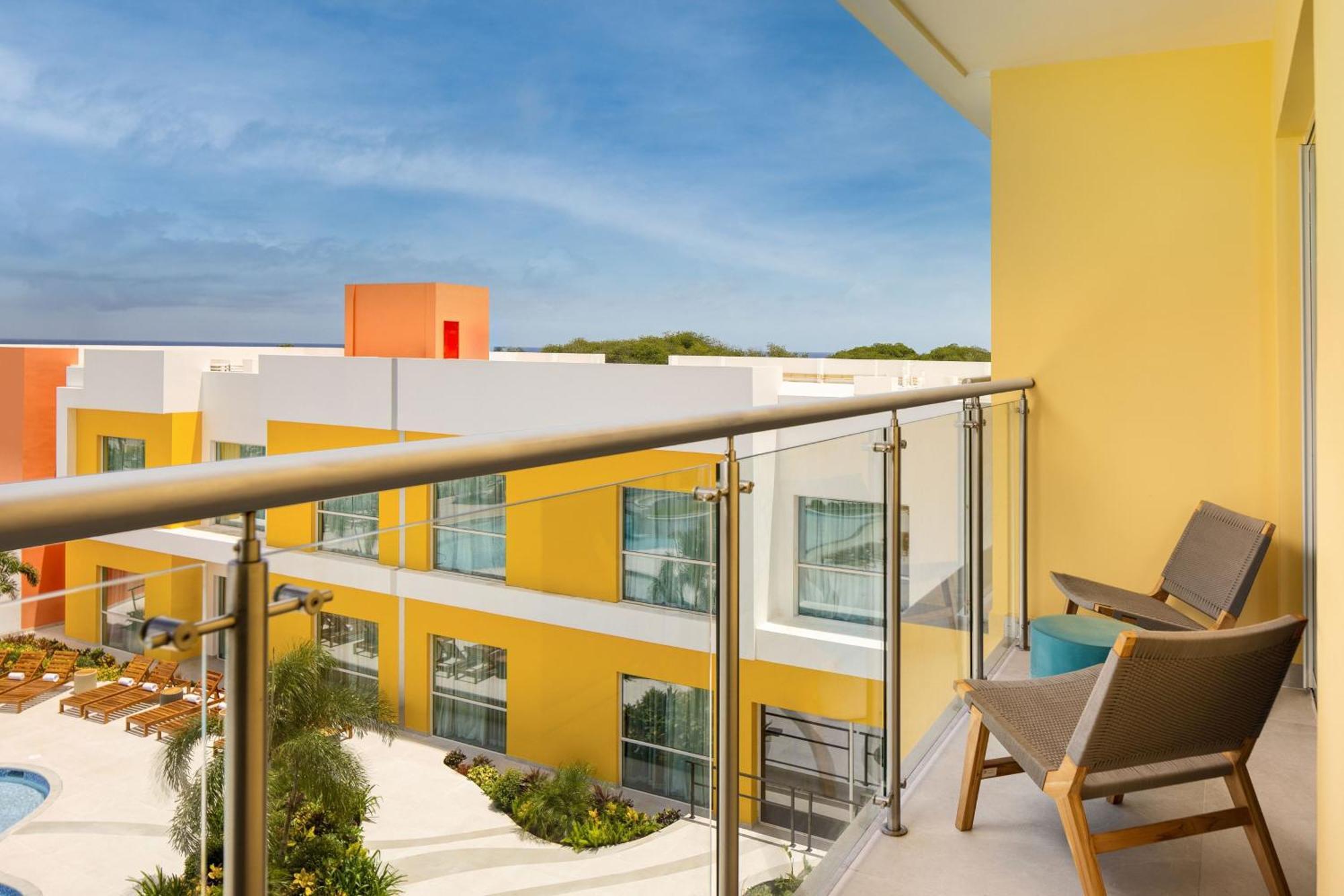 Courtyard By Marriott Curacao Hotel Willemstad Exterior photo
